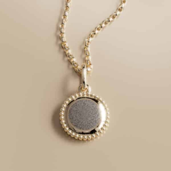 Touche by Bas Verdonk 14krt gouden ashanger rond met parelrand - 620972